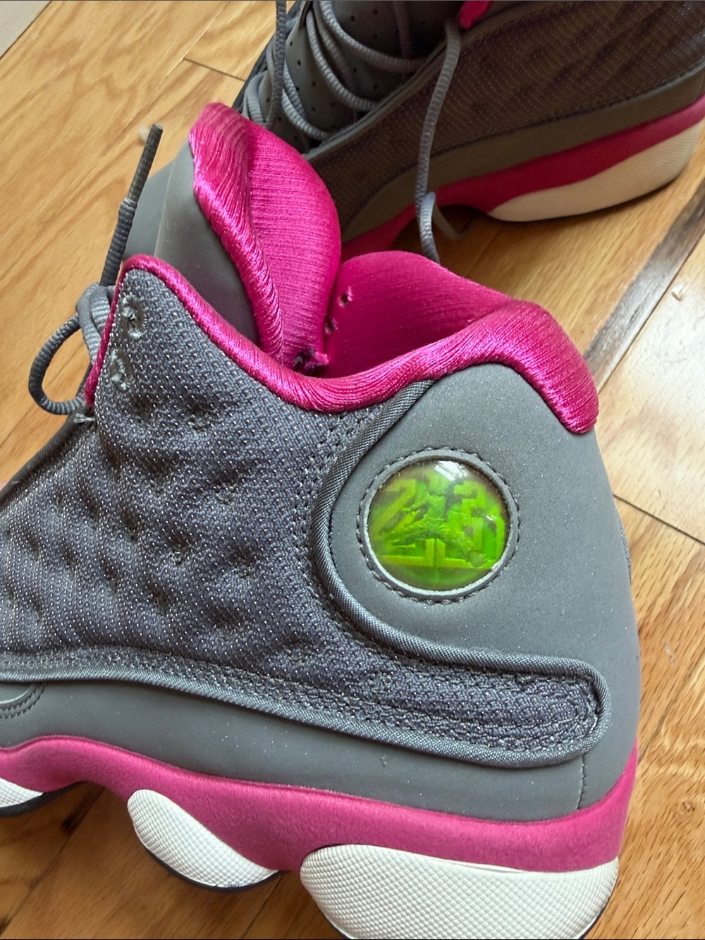 Nike Air Jordan 13 Retro GS "Cool Grey Fusion Pink" - 6.5 Y / 8.5 W - Picture 3 of 7